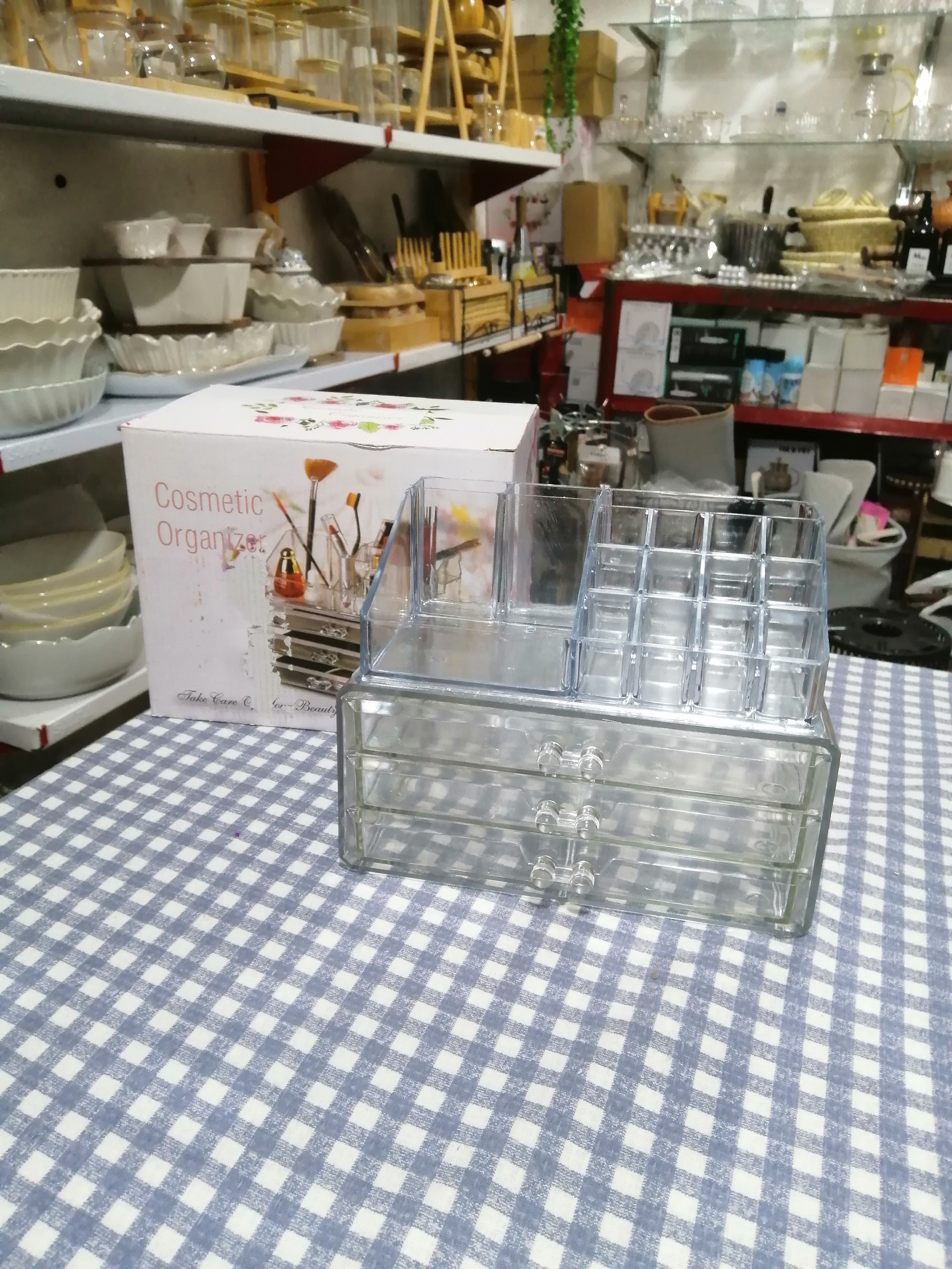 استند آرایشی سه کشویی